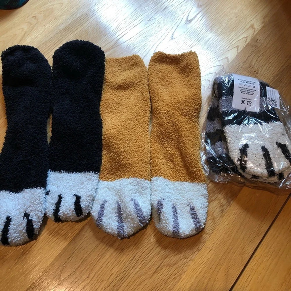 Lot of Cat Paw Socks includes NWT - Picture 1 of 3